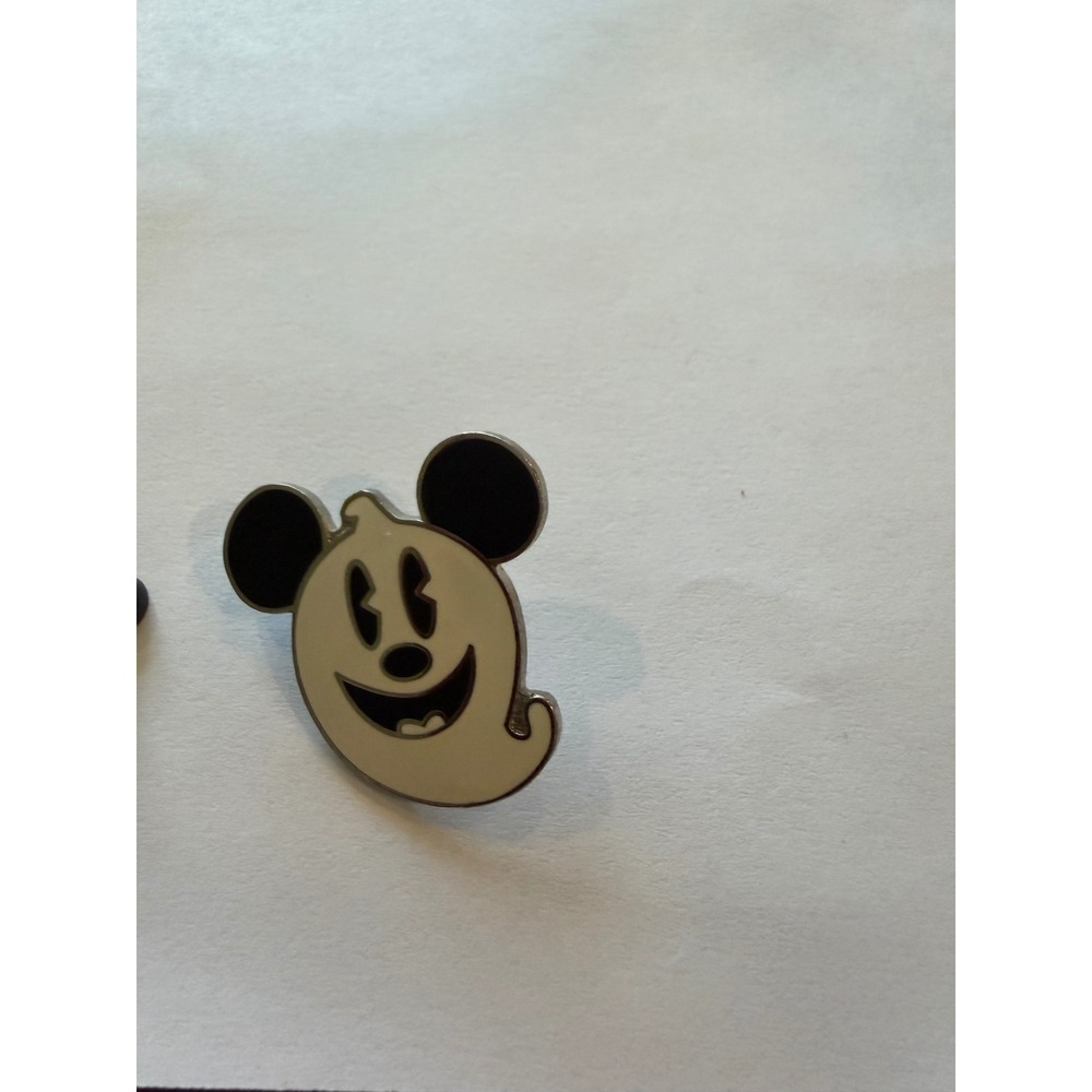 Authentic Disney Parks Mickey Mouse Ghost Pin 2009 Halloween